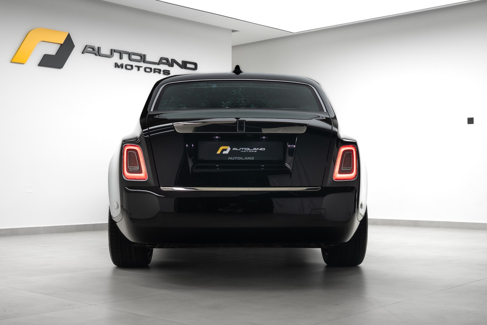 2026 ROLLS ROYCE PHANTOM EWB | GCC | MAIN DEALER WARRANTY SERVICE | VIP REAR SEATS